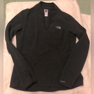 The North Face Black Women’s Fleece Sweatshirt